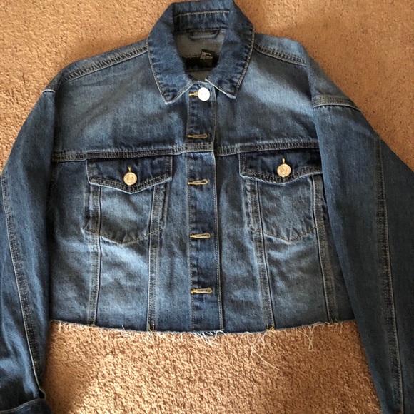 Cropped jean jacket - Picture 2 of 3